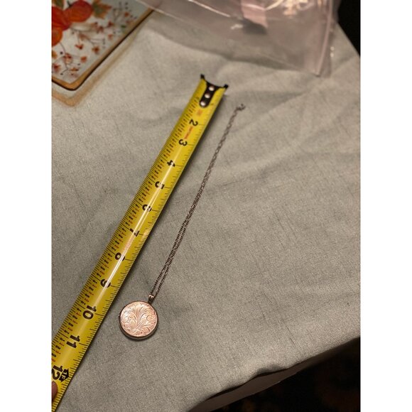 Vintage .925 STERLING SILVER Etched Round Locket w/ Original PHOTOS | Sentimenta - Picture 5 of 9